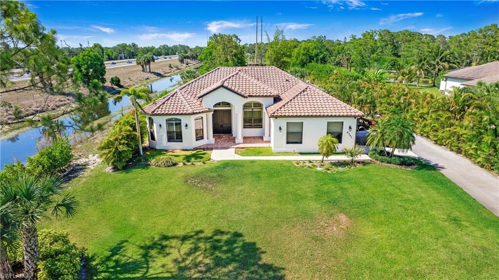 Property Photo: 6341 Green Blvd FL 34116