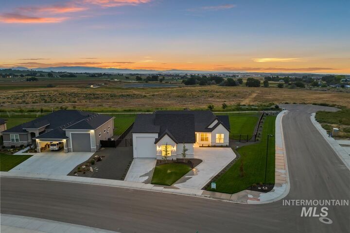 Property Photo:  9697 S Coopers Hawk Way  ID 83686 