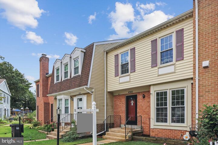 Property Photo: 4505 Canary Court VA 22193