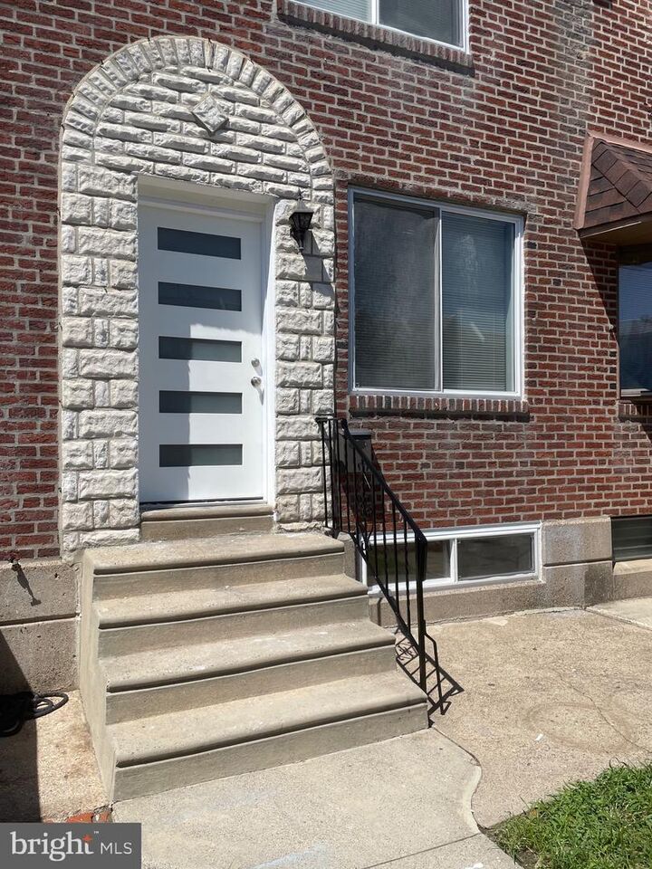 5922 Crystal Street  Philadelphia PA 19120 photo