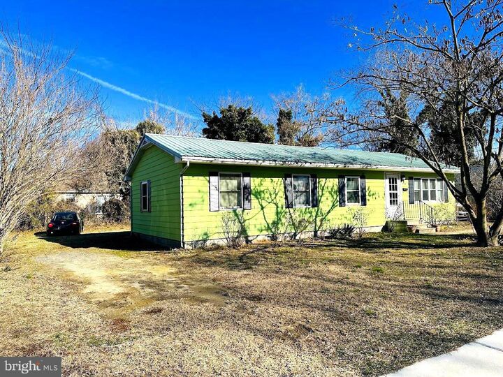 Property Photo:  728 Woolford Street  DE 19973 