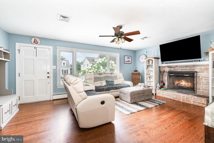 Property Photo: 19 W Maplewood Avenue PA 17055