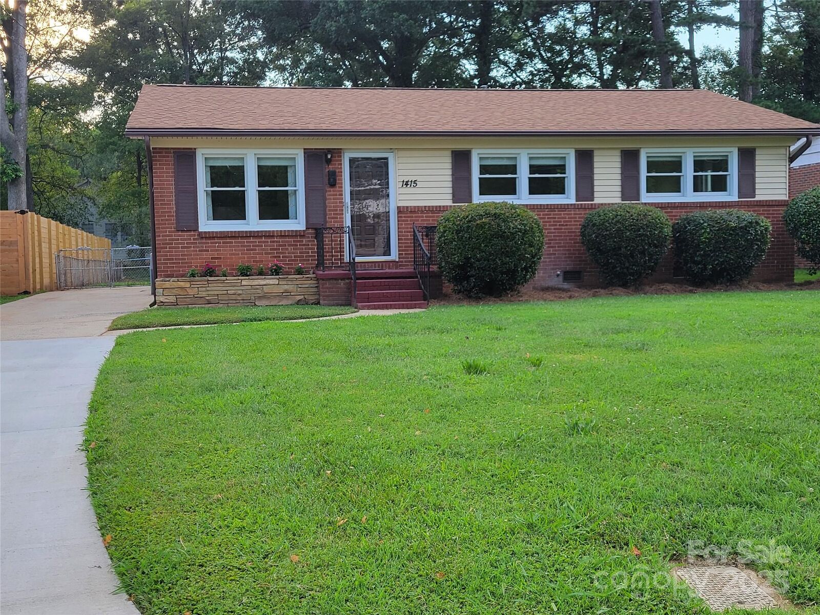 Property Photo: 1415 Orvis Street NC 28216