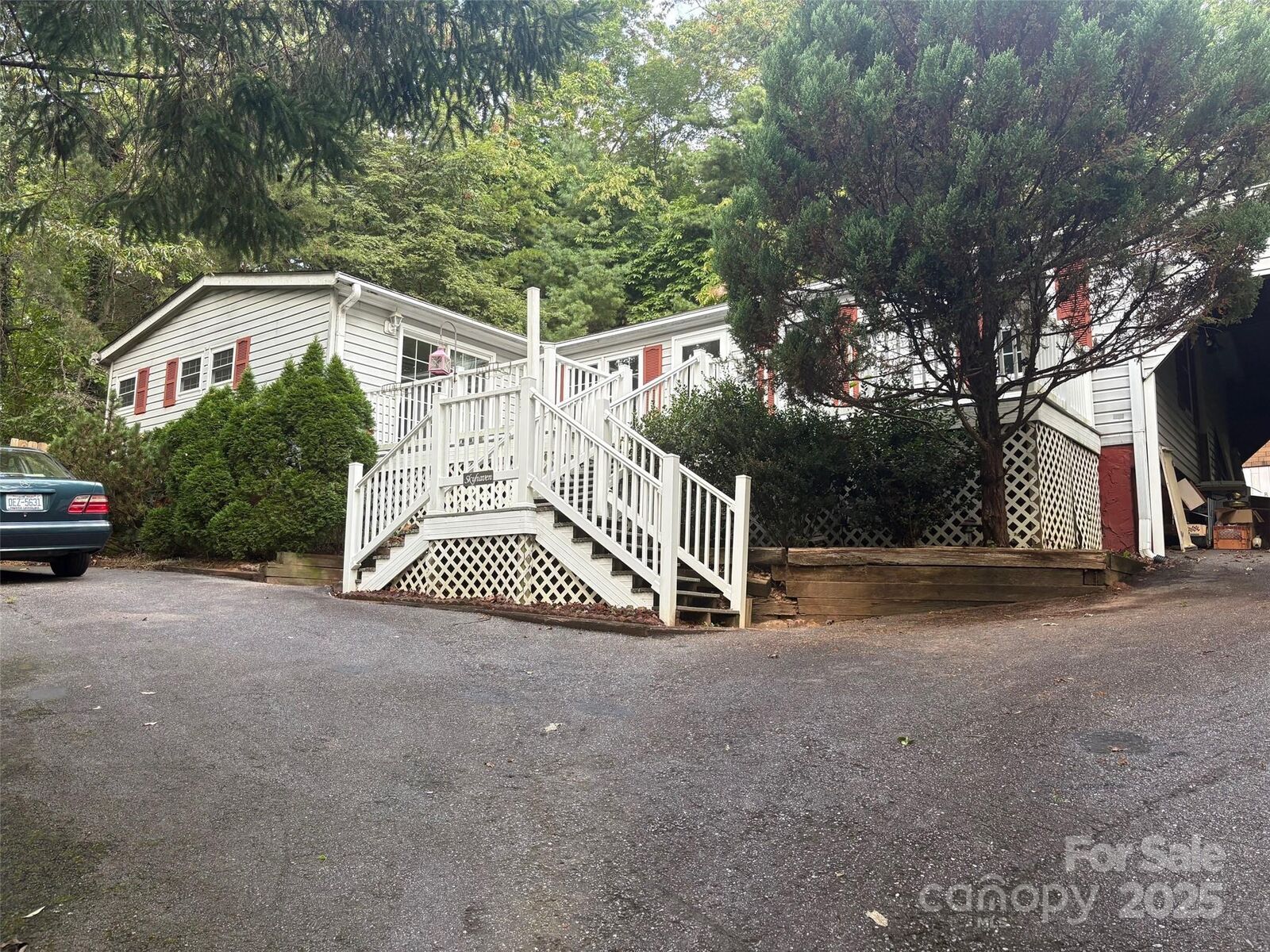 Property Photo: 113 Reeves Road NC 28748