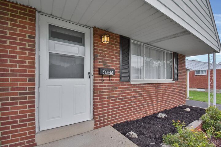 Property Photo: 4643 Amesborough Road OH 45420