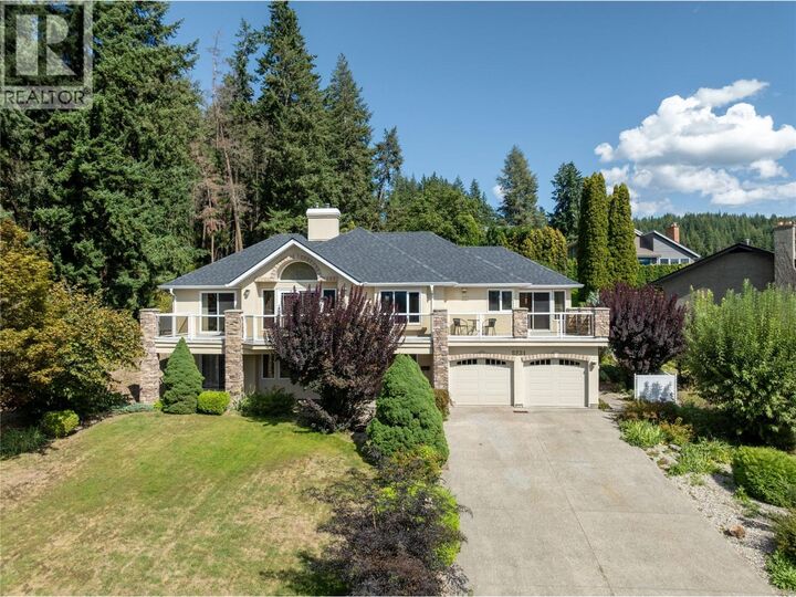 5231 11 Street Northeast  Salmon Arm BC V1E 3N3 photo