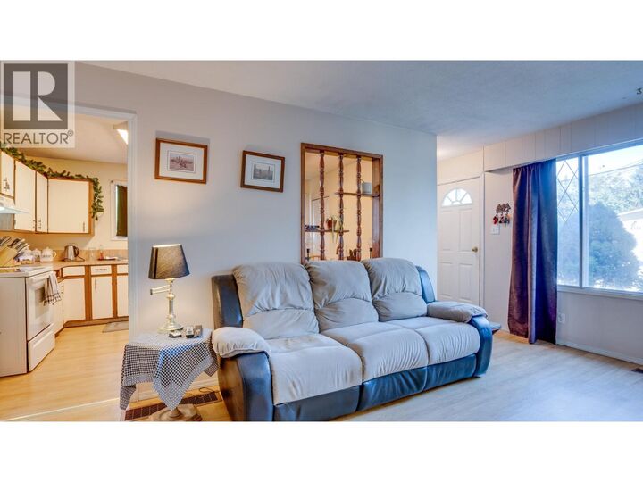 Photo de la propriété:  3303 Belaire Drive  BC V0E 1B4 