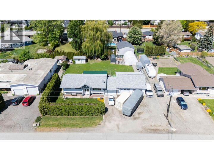 Property Photo: 184 Cariboo Road BC V1V 2E4