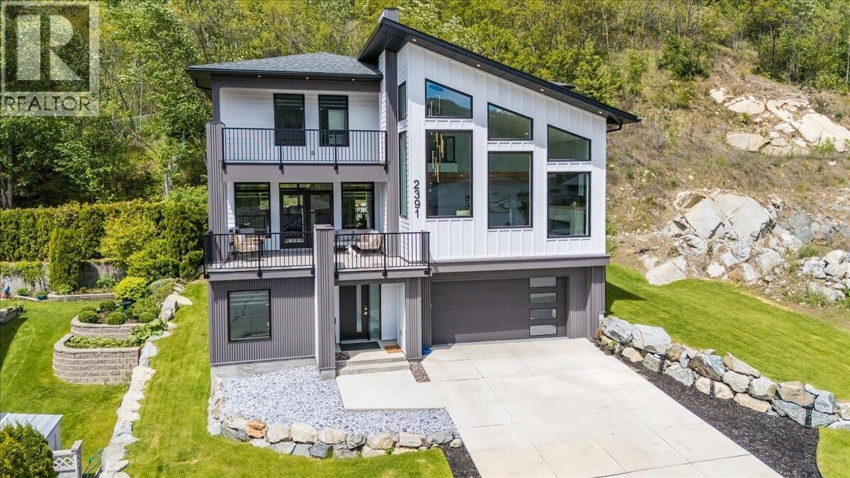 Property Photo: 2391 McBride Street BC V1R 3A6