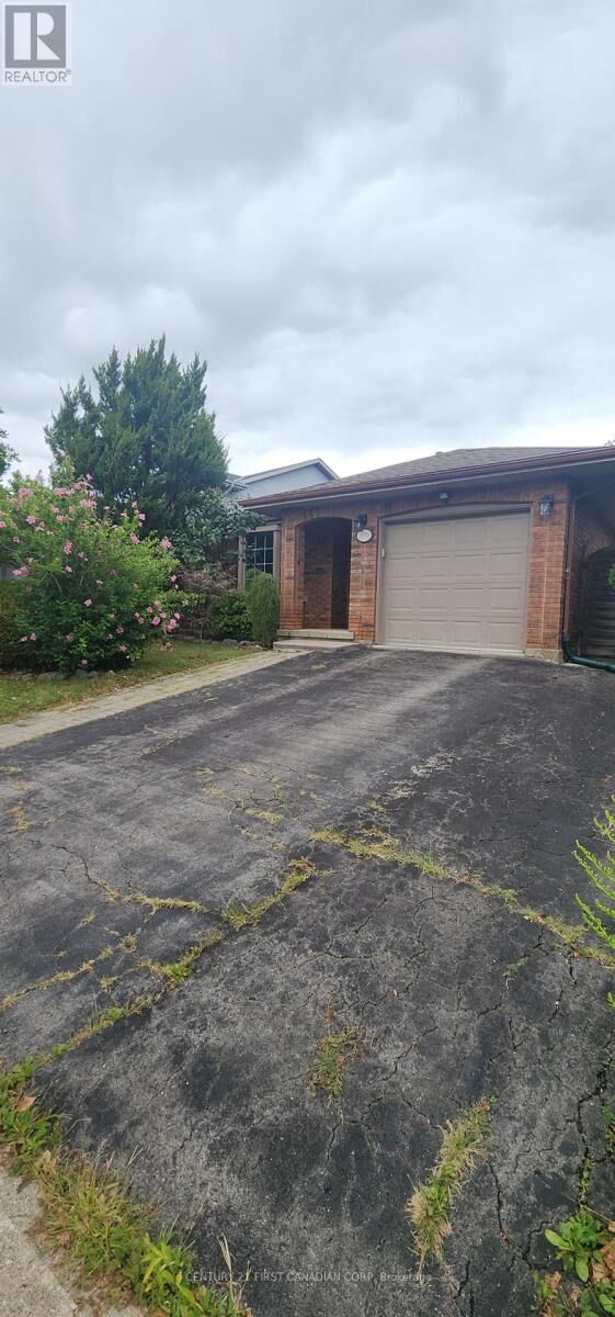 Property Photo:  1038 Sherbourne Road  ON N6G 4C8 