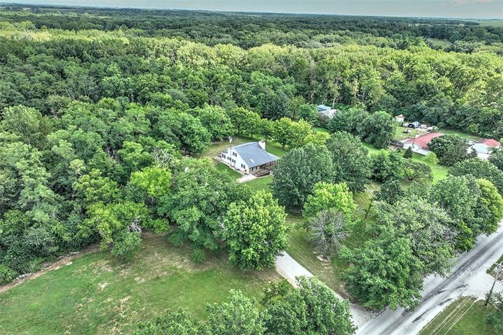 Property Photo: 9822 Cabin Road IL 62501