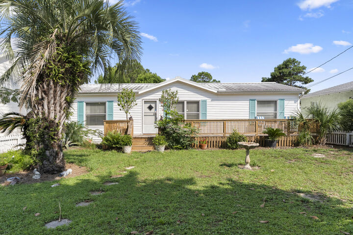 Property Photo:  224 Magnolia Drive  FL 32413