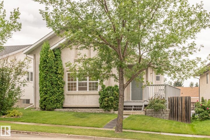 Property Photo:  982 Jim Common Dr  AB T8H 1V1 