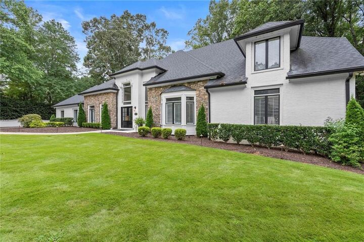 Property Photo: 1460 Lakemist Court GA 30075