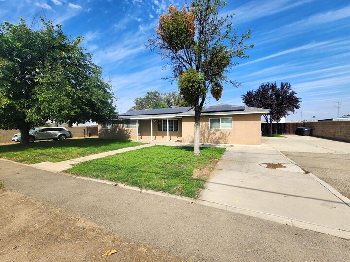 5771 E Belmont Avenue  Fresno CA 93727 photo