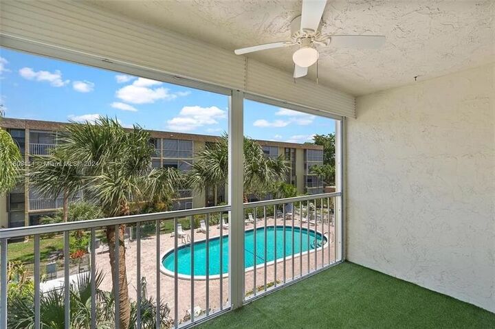 Property Photo: 367 S Federal Hwy C321 FL 33441