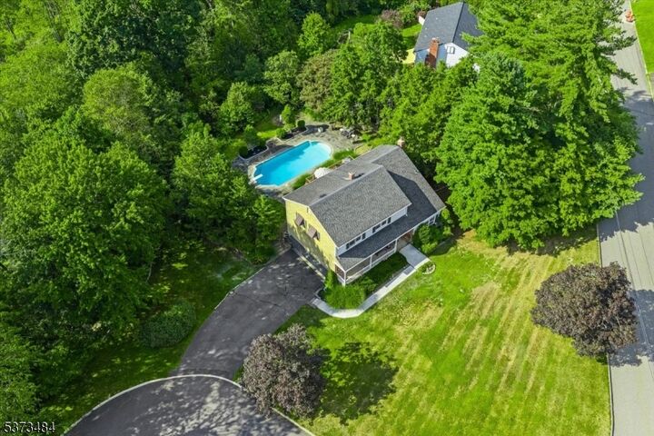 Property Photo: 5 Bisset Dr NJ 07480