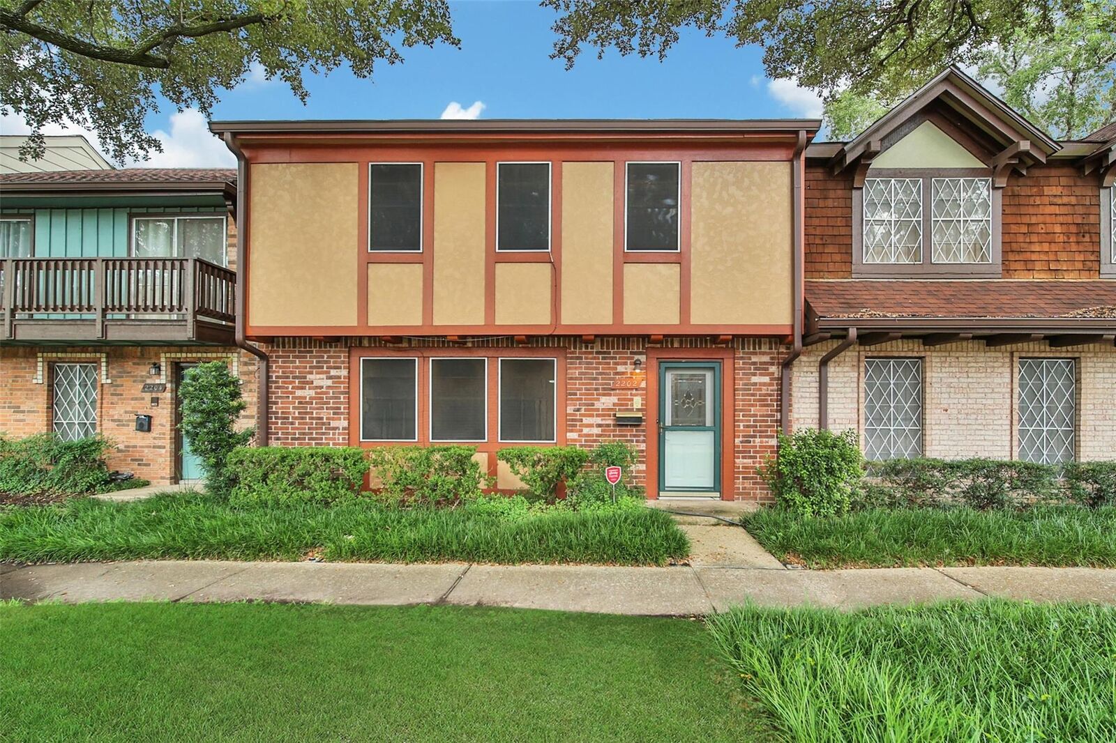 Property Photo: 2202 Shadowdale Drive TX 77043