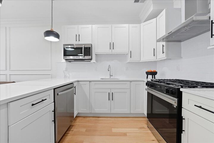Property Photo: 292 Whiton St 2 NJ 07304