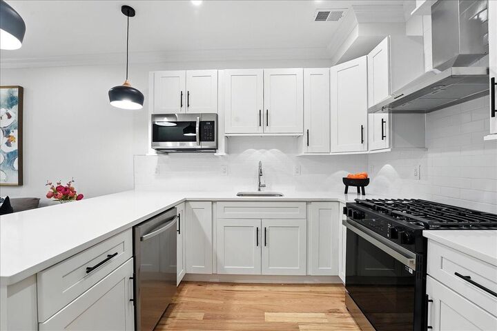 Property Photo: 292 Whiton St 2 NJ 07304