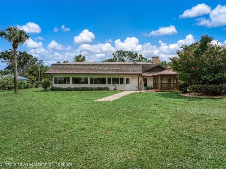 Property Photo: 1055 Entrance Road FL 33825