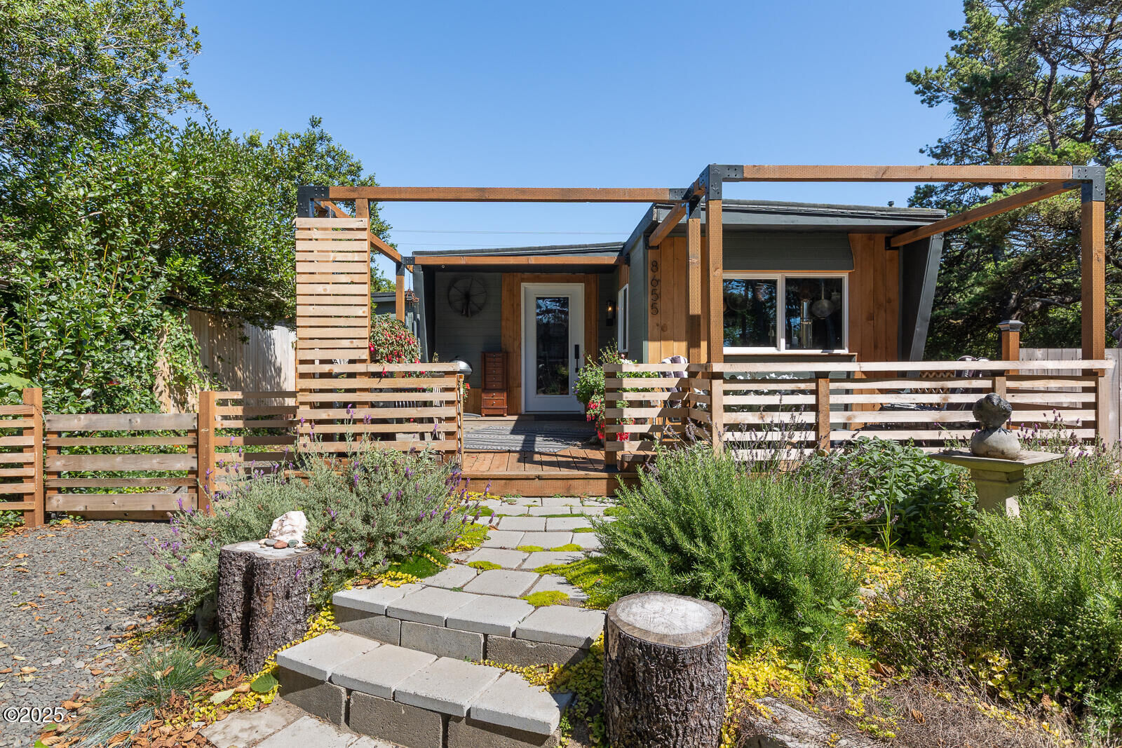 Property Photo: 8655 SW Abalone Street OR 97366