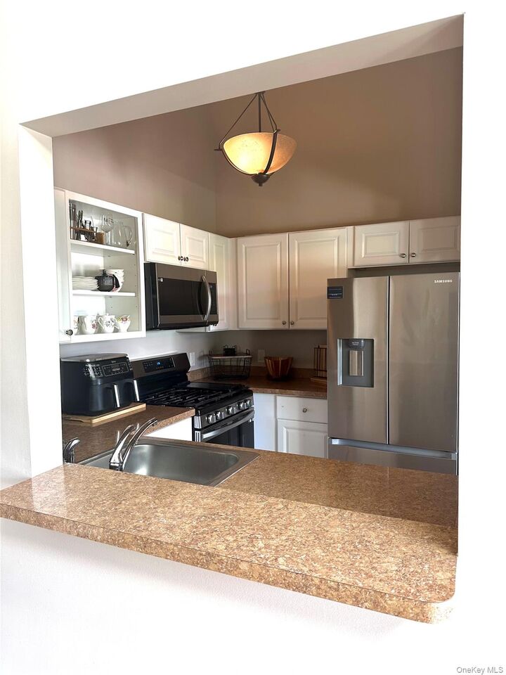 Property Photo: 5 Lexington Hill 11 NY 10926