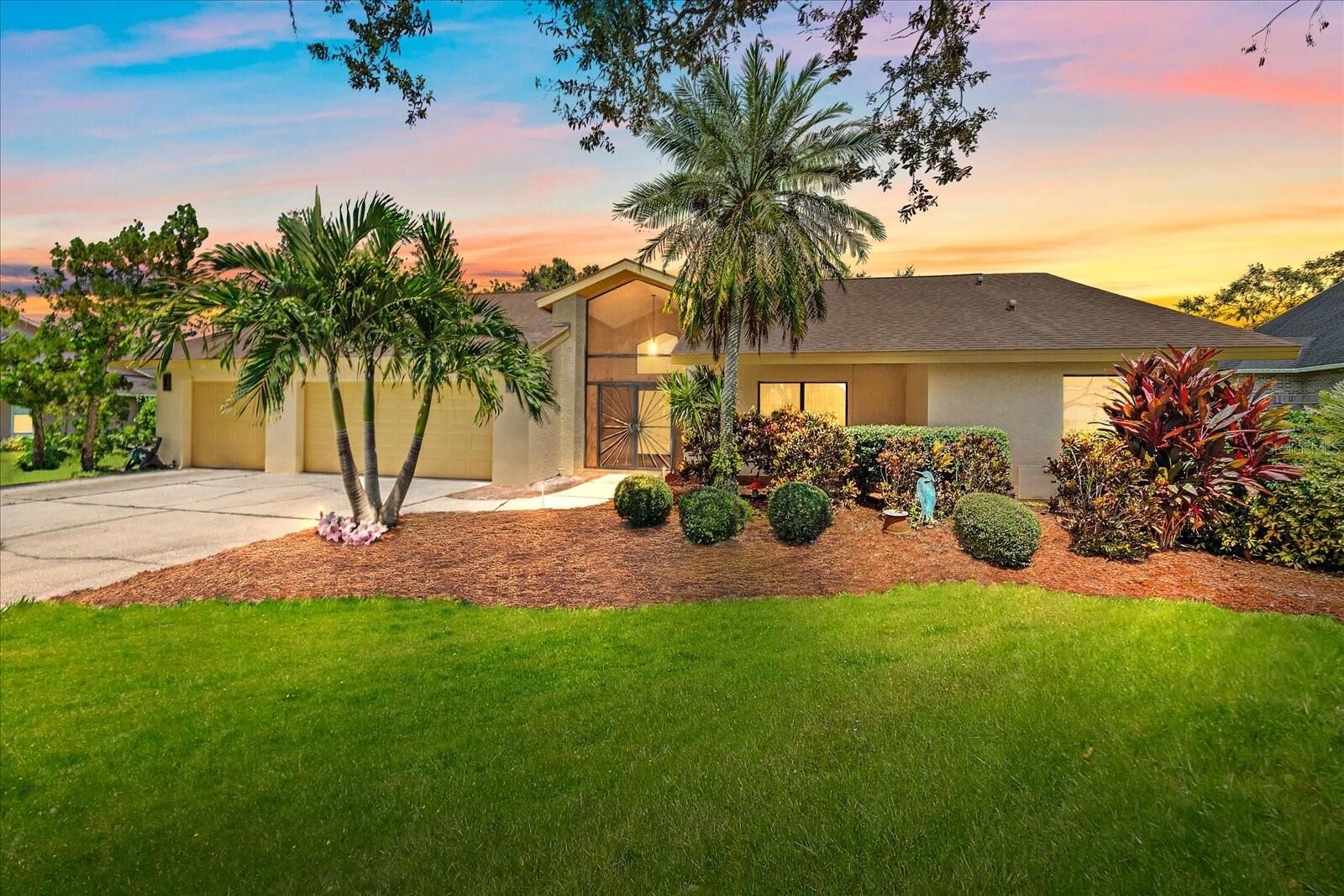 Property Photo: 2910 Old Orchard Lane FL 34219