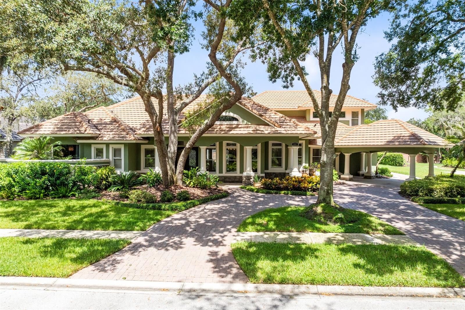 Property Photo:  202 Arrowhead Court  FL 32708 