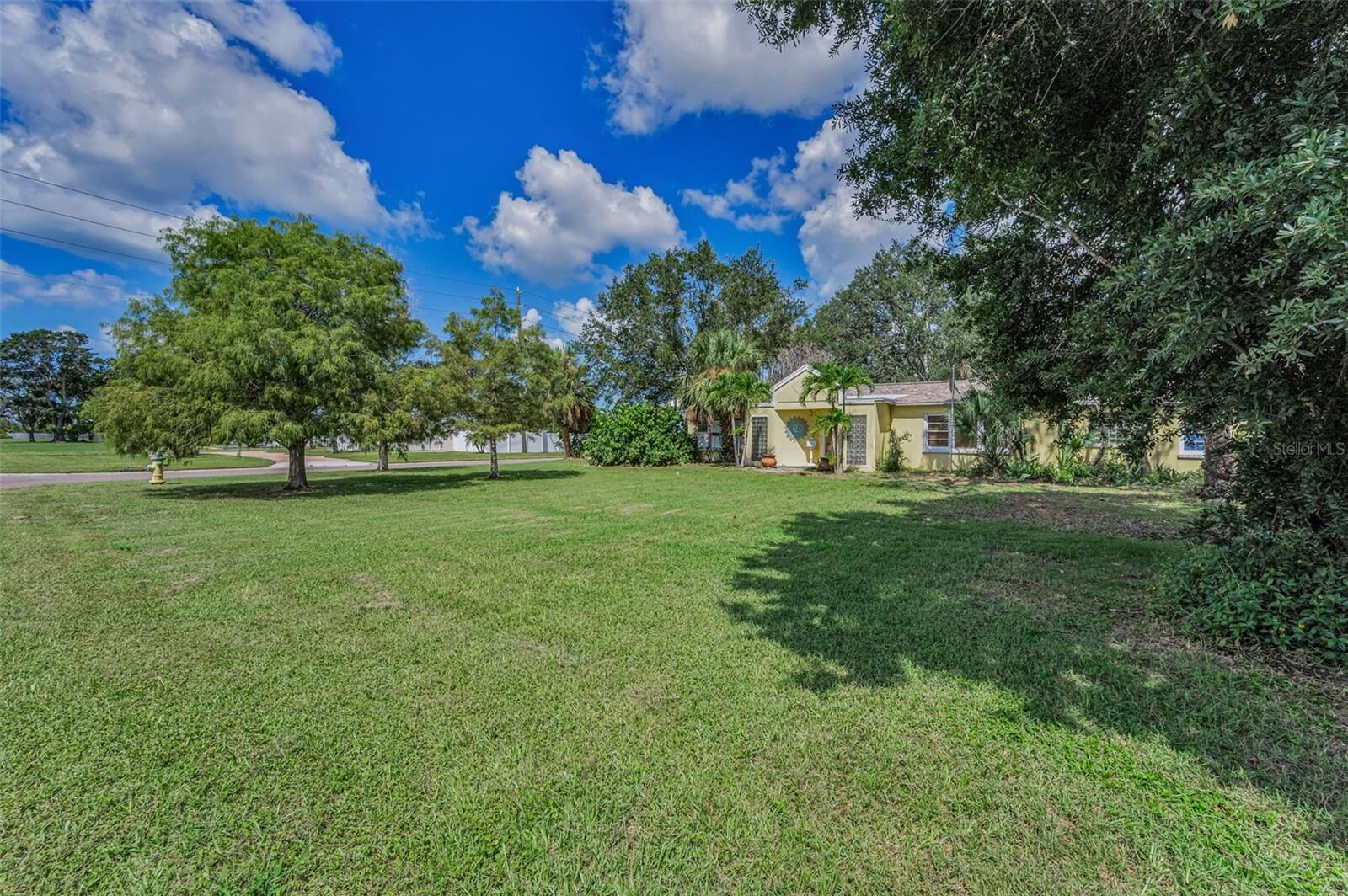 Property Photo: 645 Villagrande Avenue S FL 33707