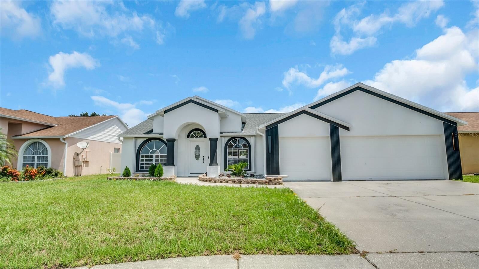 Property Photo:  9826 La Vonda Street  FL 33569 