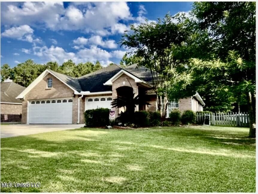 Property Photo:  1709 Fairway Drive  MS 39553 