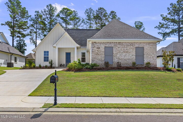 Property Photo:  124 Seymour Drive  MS 39110 