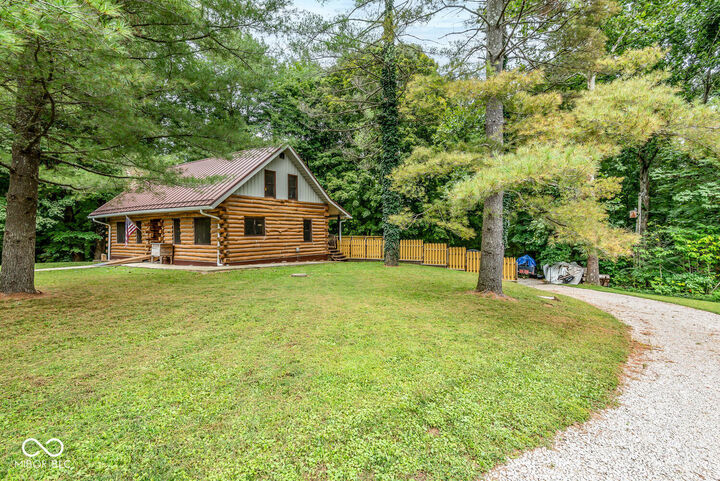 Property Photo: 3985 S Knightridge Road IN 47401
