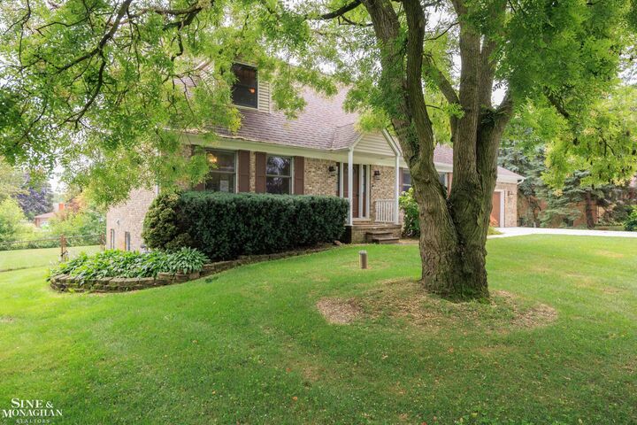 Property Photo: 64322 Tipperary Dr Drive MI 48095