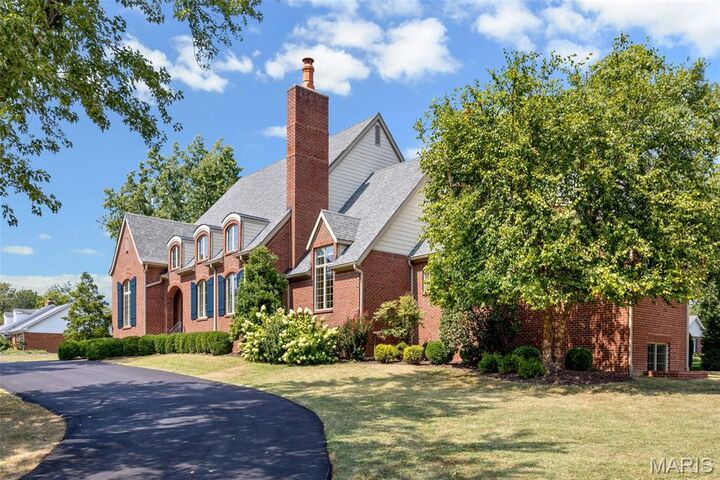 Property Photo:  12065 Heatherdane Drive  MO 63131 