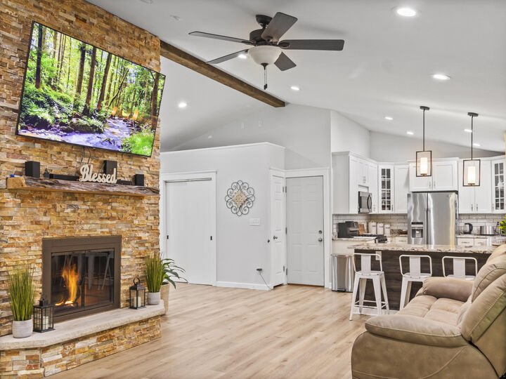 Property Photo: W177n12607 De La Ct - WI 53022