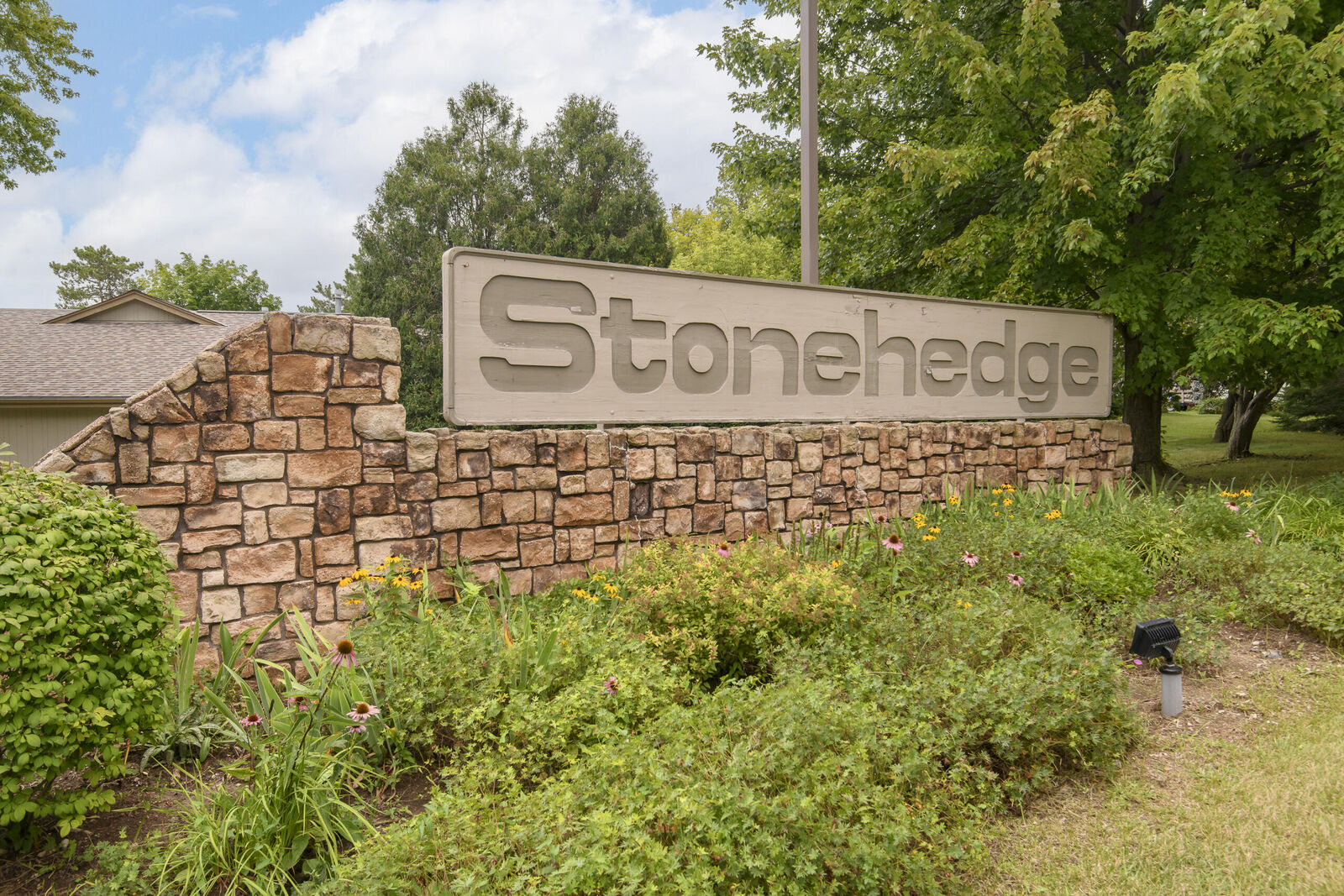 Property Photo: 4912 S Imperial Cir WI 53220