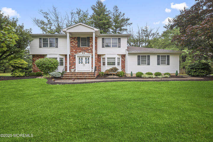 21 Holly Hill Road  Marlboro NJ 07746 photo
