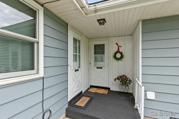 Property Photo: 914 Andover Court SE MI 49508