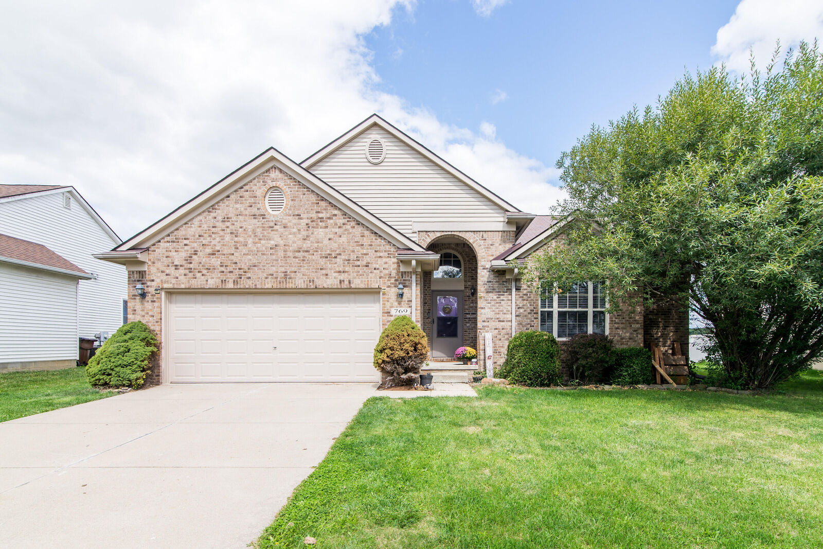 Property Photo: 769 Falcon Drive MI 48131
