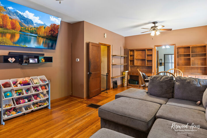 Property Photo: 327 E Water Street IL 60901