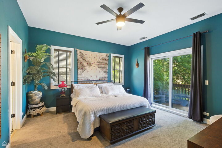 Property Photo: 4606 N Malden Street 3S IL 60640