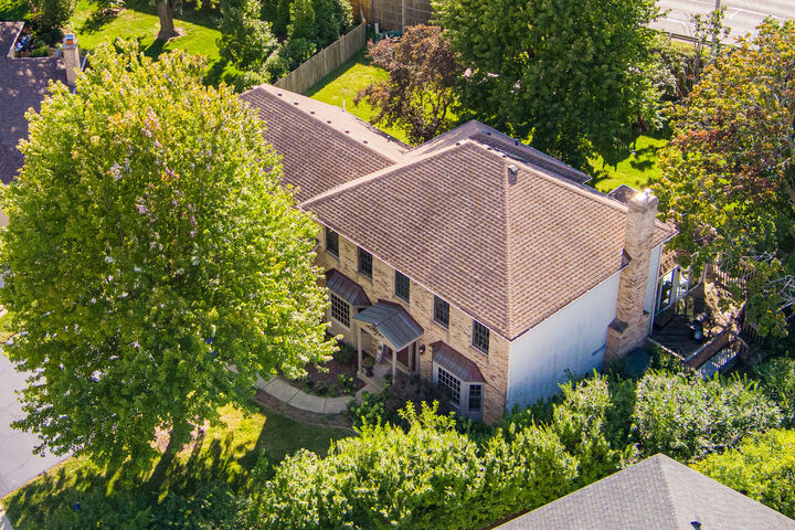 Property Photo: 560 Renee Court IL 60134