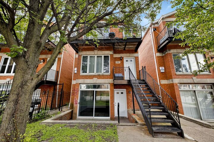 Property Photo: 2457 W Lexington Street 1 IL 60612