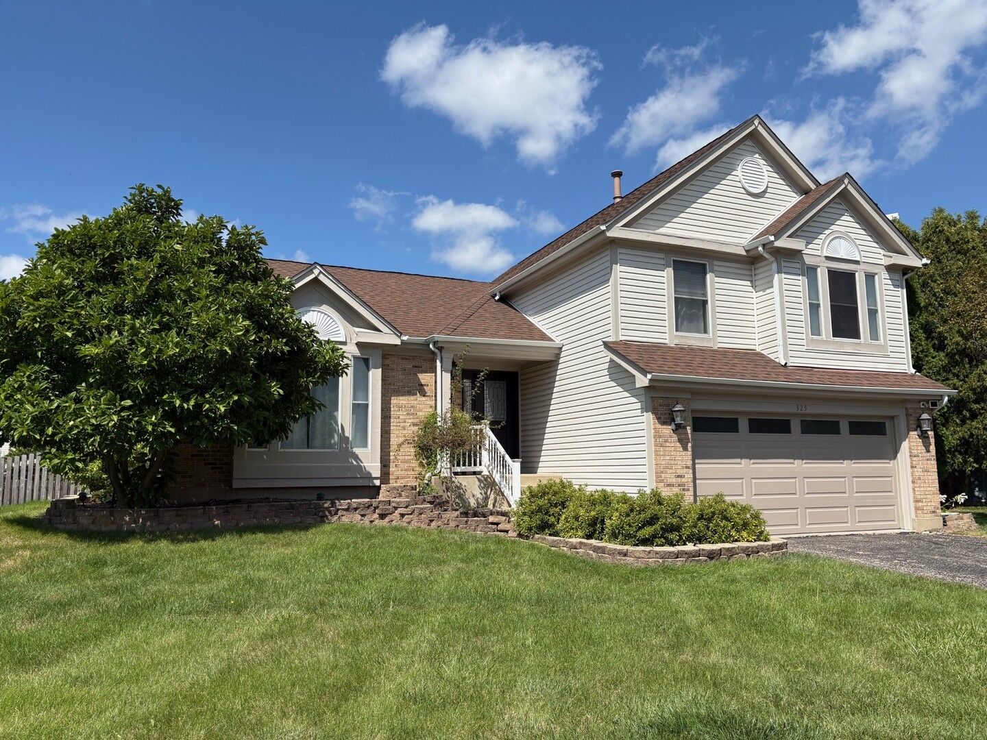 Property Photo: 325 Meadow Lakes Boulevard IL 60504