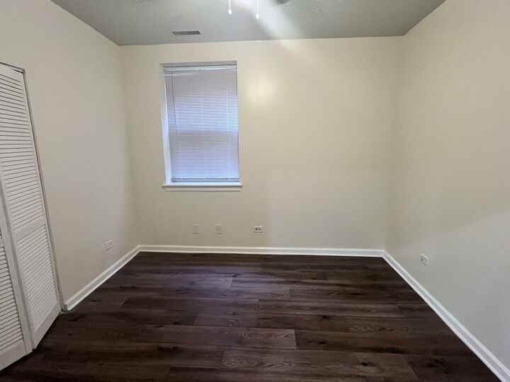 Property Photo: 6741 S Merrill Avenue SE 1S IL 60649