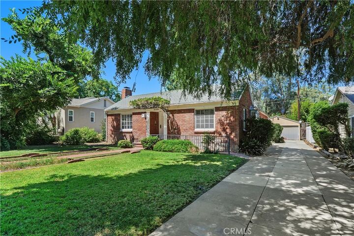 Property Photo:  3159 Redwood  CA 92501 