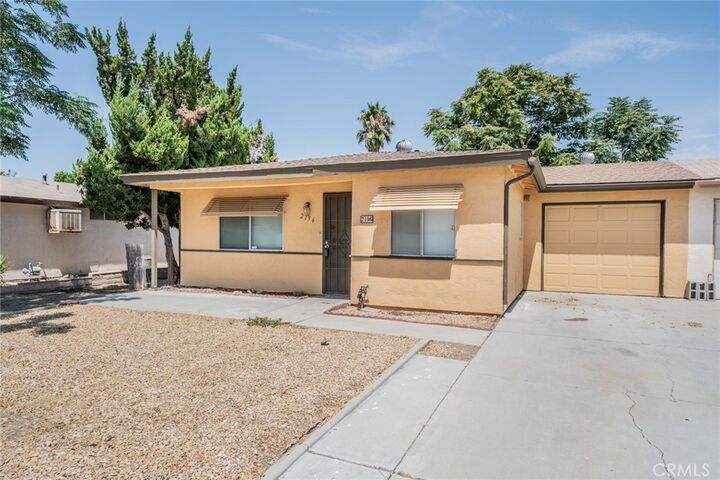 2196 W Oakland Avenue  Hemet CA 92545 photo