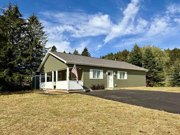 Property Photo: 82 County Road ME 04631